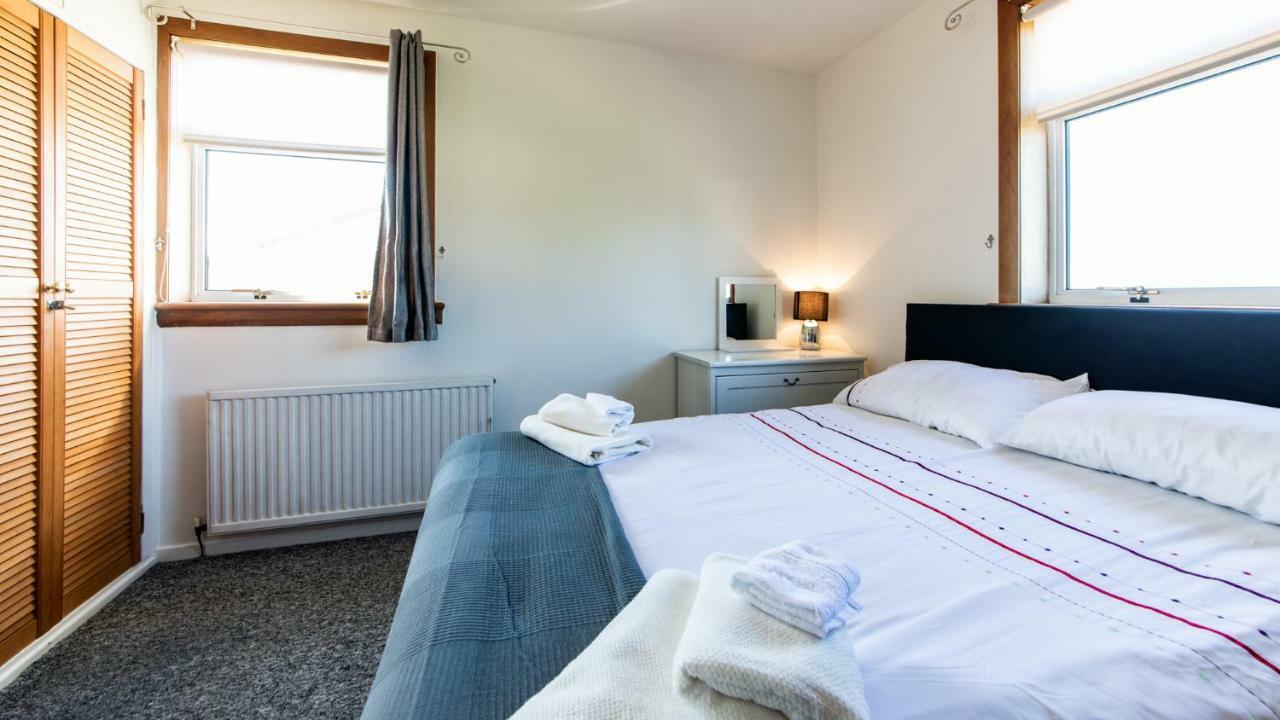 3 Bed House W/Drive & Garden V/Fast Wifi Near Bioquarter Vila Edimburgo Exterior foto