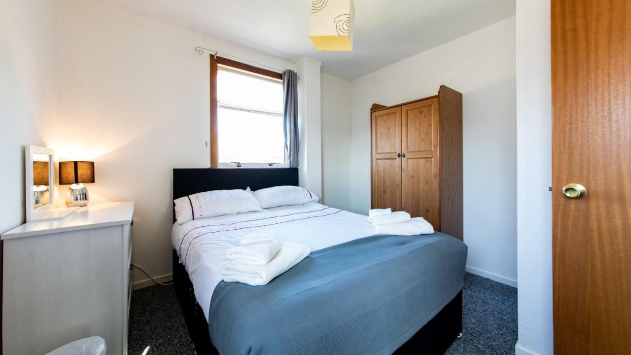 3 Bed House W/Drive & Garden V/Fast Wifi Near Bioquarter Vila Edimburgo Exterior foto